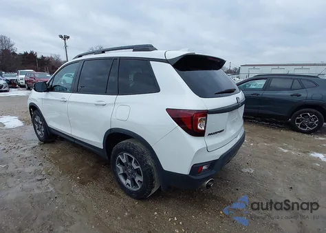 2023 Honda Passport Awd Trailsport from USA, damaged, VIN 5FNYF8H63PB010039